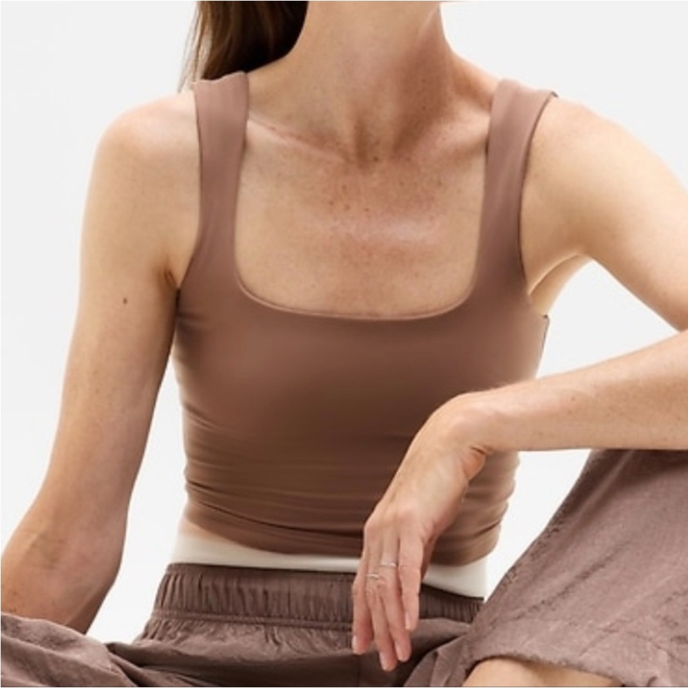 Athleta Transcend Square Neck Crop Bra
